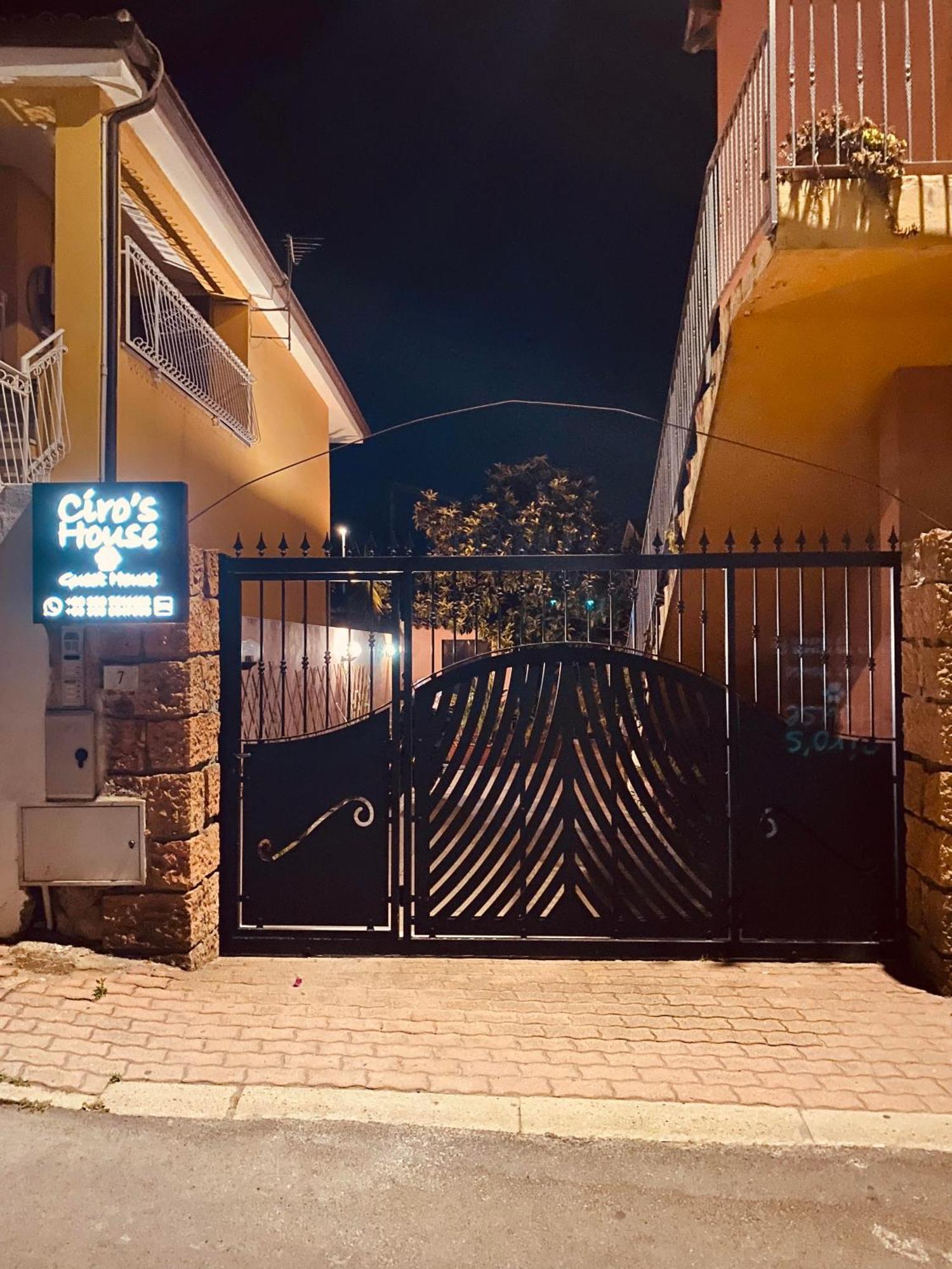 Affittacamere Ciro'S House Olbia Exteriör bild